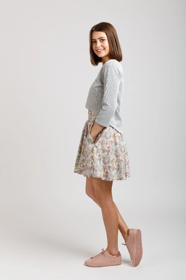 Megan Nielsen - Briar Sweater & T-Shirt Pattern (Sizes 0-20) 17 Megan Nielsen - Briar Sweater & T-Shirt Pattern (Sizes 0-20) - Image 15