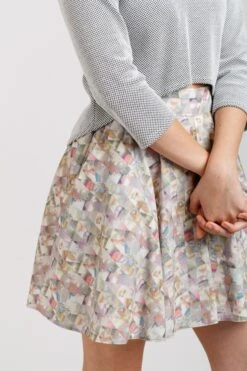 Megan Nielsen - Briar Sweater & T-Shirt Pattern (Sizes 0-20) 39 Megan Nielsen - Briar Sweater & T-Shirt Pattern (Sizes 0-20) -Croft Mill Store briar sweater and t shirt pattern by megan nielsen b4