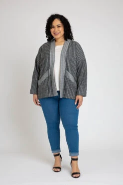 Megan Nielsen - Hovea Curve Jacket & Coat Pattern (Sizes 14-34) 16 Megan Nielsen - Hovea Curve Jacket & Coat Pattern (Sizes 14-34) -Croft Mill Store hovea curve jacket and coat pattern by megan nielsen 4