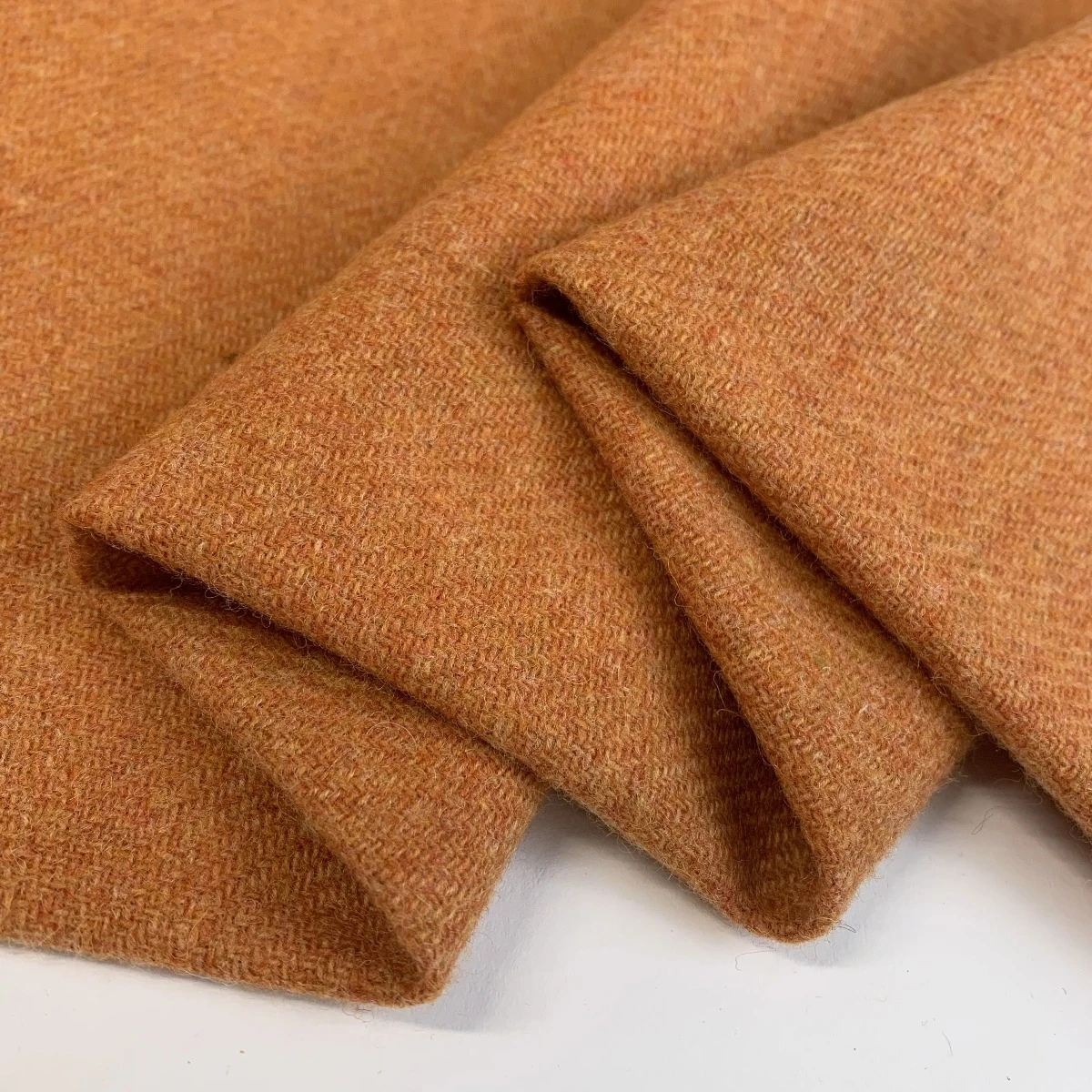 Merino Lambswool - Orange 3 Merino Lambswool - Orange