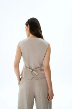 Vikisews - Liliana Vest Sewing Pattern (UK 6-18) 15 Vikisews - Liliana Vest Sewing Pattern (UK 6-18) -Croft Mill Store vikisews liliana vest sewing pattern 4